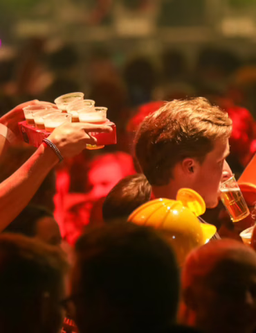 Donders dikke tent party pekela